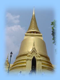 gold tower in Wat Phra Kaeo